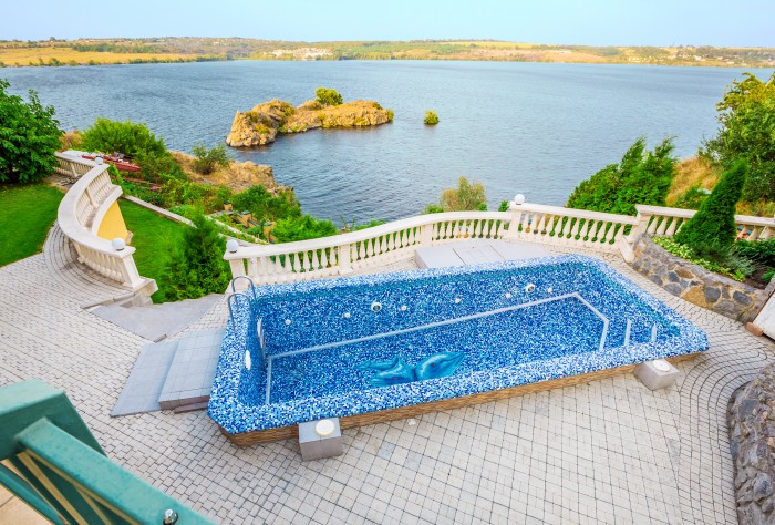 Où trouver un bon camping avec piscine en côte Basque